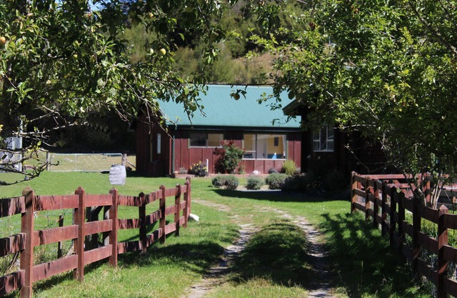 Kahurangi Cottage Wilderness Retreat