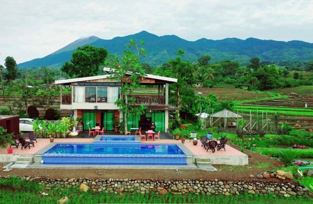 Kalaparan Farm House by HiveRooms