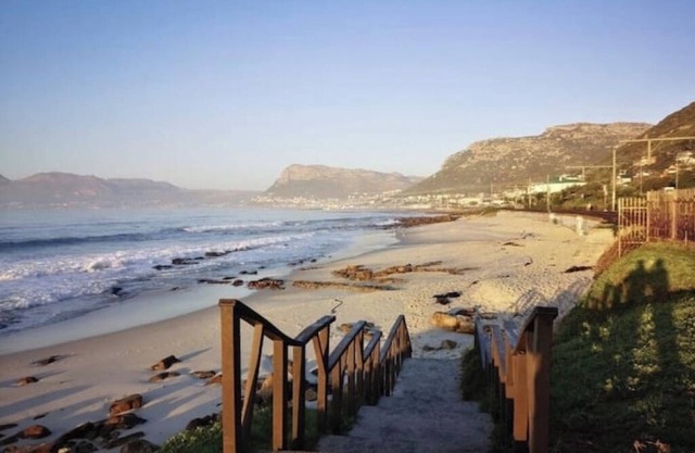 Kalk Bay Secure Seaside Apartment