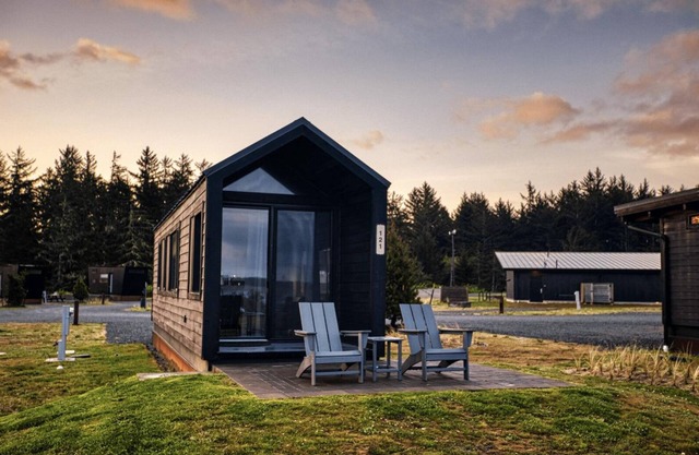 Kamp Haus - Our Kamp Haus cabins are well appointed and cozy within an efficient layout designed for up to 2 guests to stay in comfort.