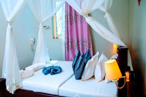 Kamwe kamwe hotel