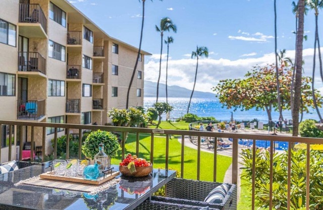 KAN 211 Remodeled OceanFront 2BD for Whale Watch