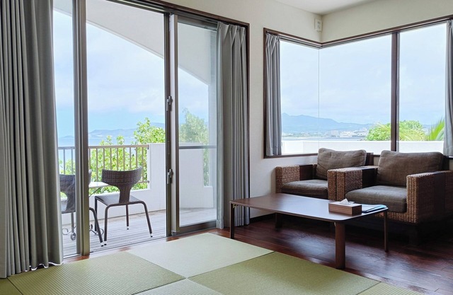 Kariyushi Condominium Resort Nago Sea Side House