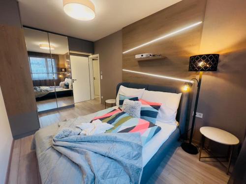 Karzo Property LU 201 FreeGarage