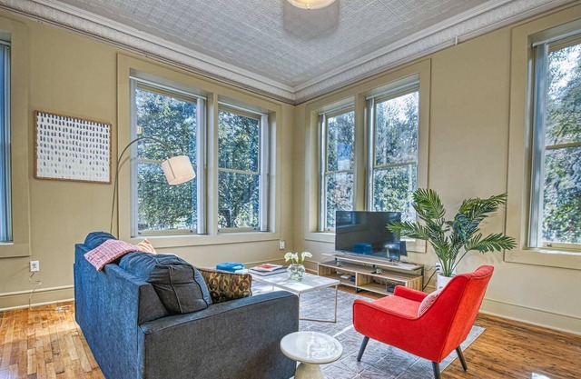 Kasa | Family Friendly, Historic Place | Columbia