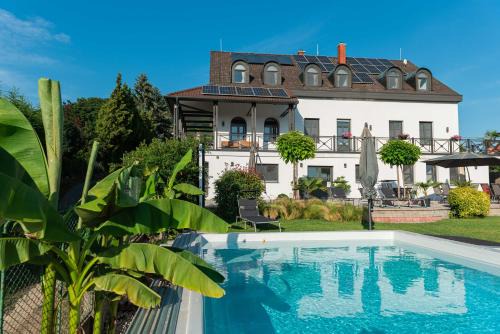 Katzer Villa