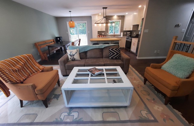 Kawartha Forest Spa Cottage w/Hot Tub & Sauna