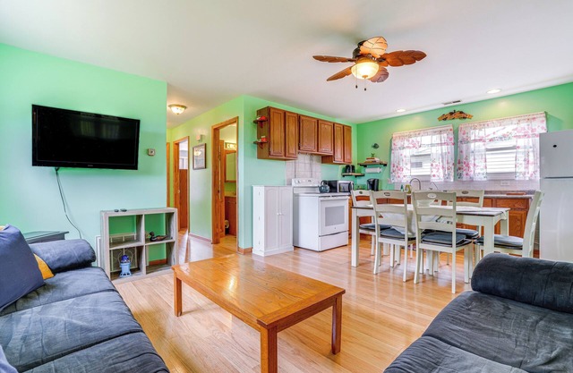 Kayak, Fish, Boat & Swim: Home Near Lakeside Park!