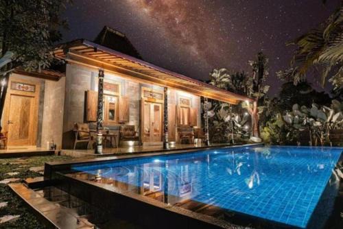 KeJawa Luxury Villa by Sampai