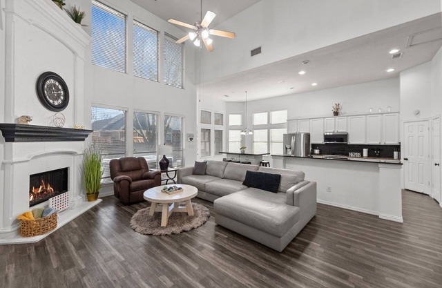 Keller’s Crown Jewel - 5BR Retreat w/Hot Tub & Pool Table