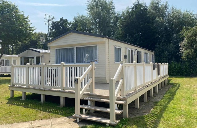Kellysholidayhomes, Atlas, 3 bedroom Caravan, surrounded by nature