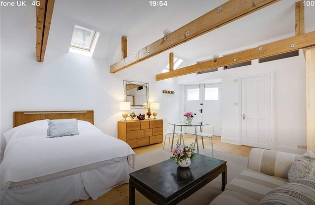 Kensington Garden studio cottage