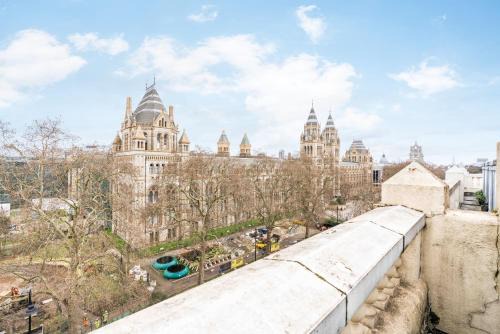 Kensington Skyline Penthouse