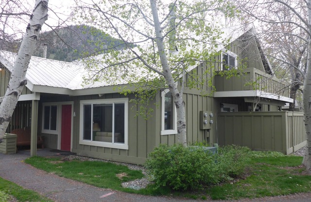Ketchum condominium walking distance to downtown, close to bus stop and YMCA