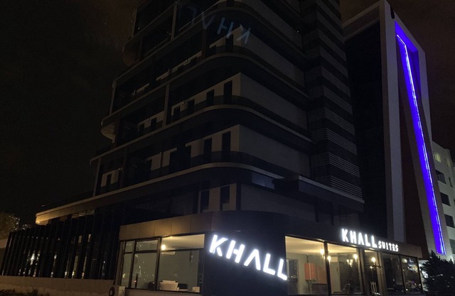 Khall Suite's