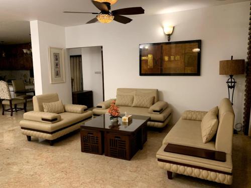 Khonikaloy 19 4BHK in Gulshan 2 near United Hospital