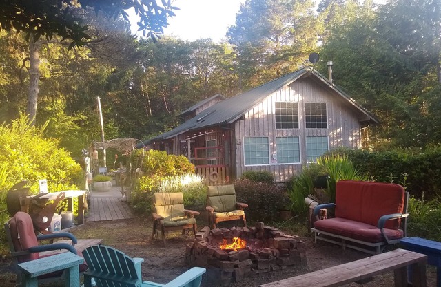 Kid & Dog Friendly - Large Deck w/BBQ & Hammock - Firepit - Open Floor Plan