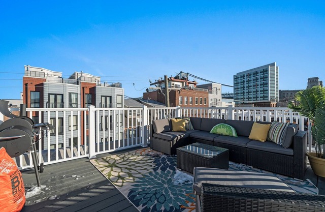 Kid Friendly Old City | Parking + Roof Deck