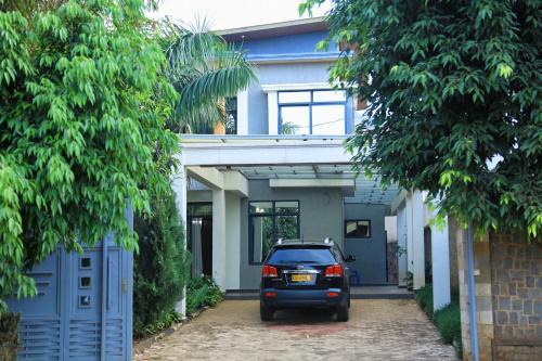 KIGALI GARDEN Suit