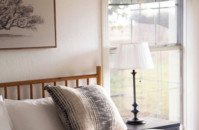 Kindred Cottage - Charming 3 bedroom house 20min from downtown