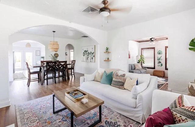 -KING Bed- Large Kitchen- Private Yard- Walk to NEW Golf Course and Parks
