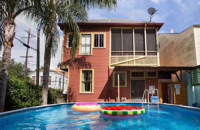 King Bed Private Pool Hot Tub Walk to Dome FQ