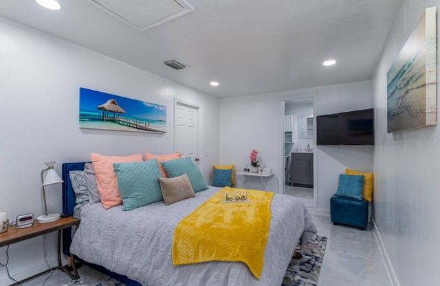 King's Cozy Guest Suite