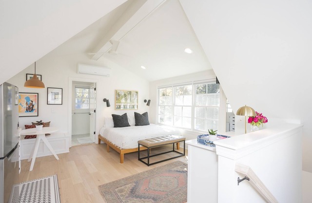 King Studio Near Downtown | Walk to Nissan Stadium | East Nashville Favorite!