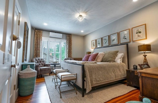 King Suite in the heart of the Royal Gorge Region