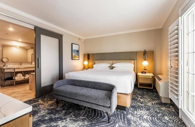 King Suite Near Scandalous Artistry Salon ORL