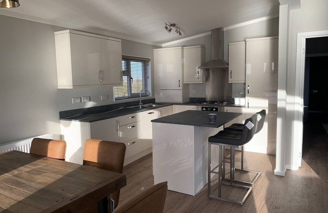 Kingfisher Lodge - Lake VIew