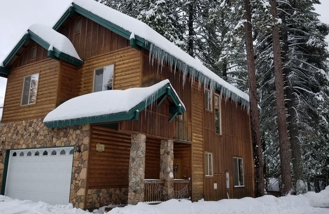 King’s Cabin Mtn Retreat at Shaver Lake! – Nr Village, wifi, A/C, Prem Property!