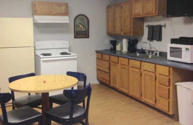 Kingsley's Corner Room 1 - Full Kitchen