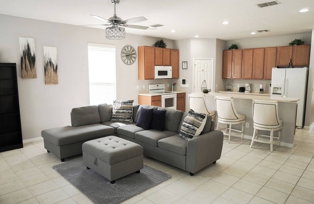Kissimmee House heat Pool & Spa Near Epic Universal, Huge Resort Amenities