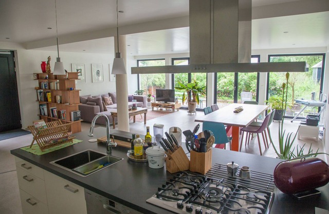 Kitchen with gas stove, own barbecue area with a small garden, king-size beds