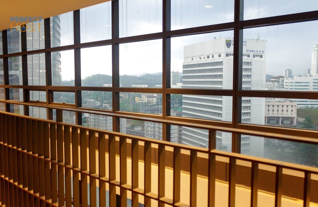 KL #88 Bangsar Suites close with LRT Station