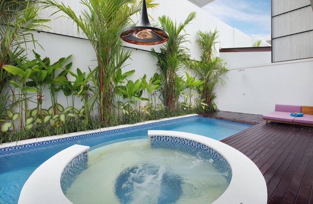 KL3002 - Royal 3 Bedroom Villa Legian