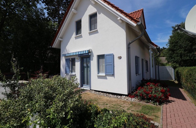 Kleines Ferienhaus mit Grundstück in Dierhagen