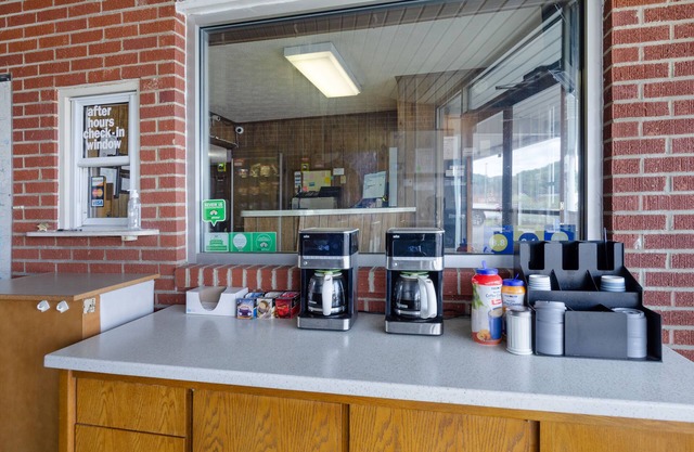 Knob Hill Motor Lodge – Hillsville