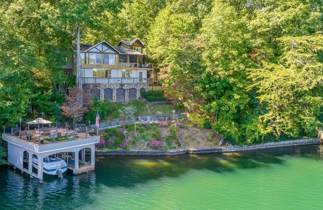 Knot Done | Lake Burton Luxury Escape