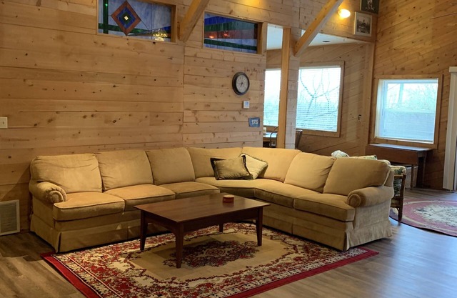 KNOTTY & NICE - CENTRAL LAKE - PET FRIENDLY