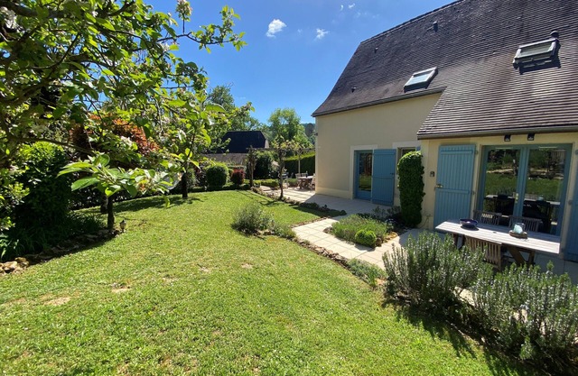 Knusse Vakantiewoning Vlakbij Dordogne, Gratis Gebruik van Zwembad, Tennisbaan