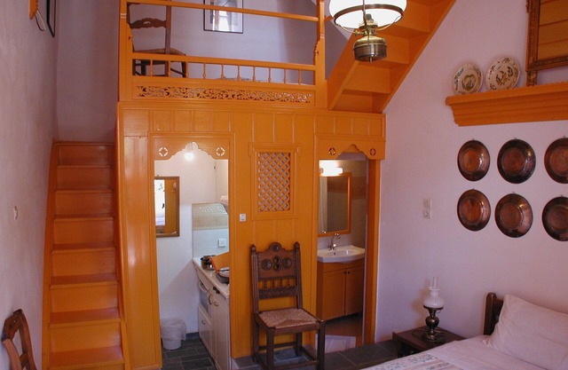 Kochylia trad. Home 1 (orange) in a quiet central location