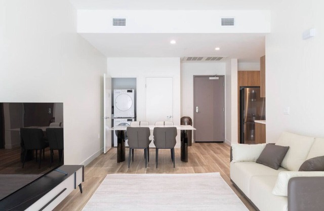 Koreatown Stay - 1BR Gym Pool Parking Wi-Fi！