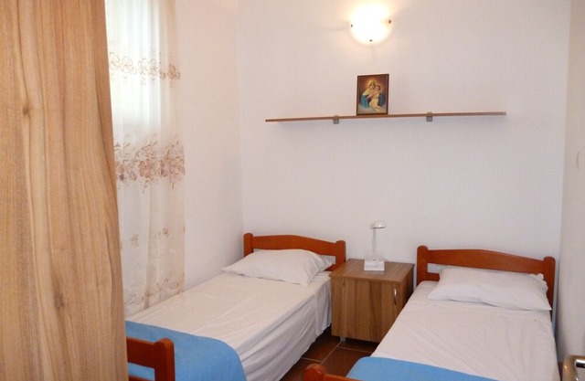 Kotor TIMI 1 - Apartment 40 meters from the beach with garden grill