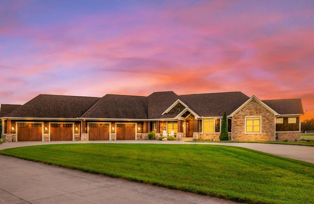 Kountry Lane Stables | Horse Farm w/HOT TUB + Fire Pit!