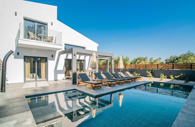 Kozakos Villa 1 with private swimming pool