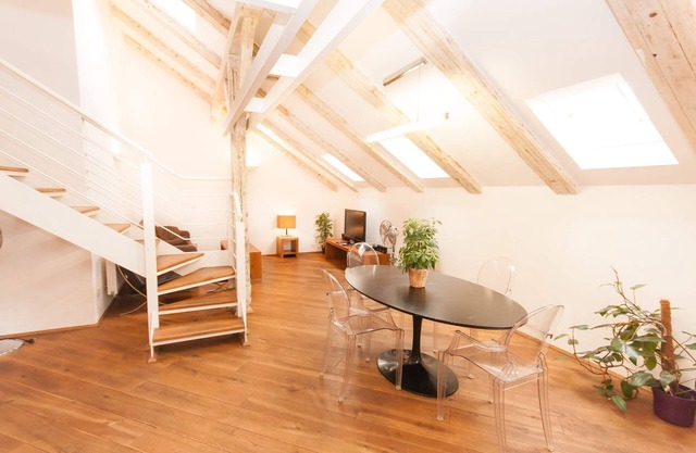 Kozna Loft 5BR, 3BA Penthouse Apartment in Prague Old Town, Great City View