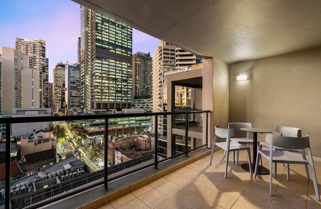 KozyGuru | Haymarket | High Level 2B APT 16
