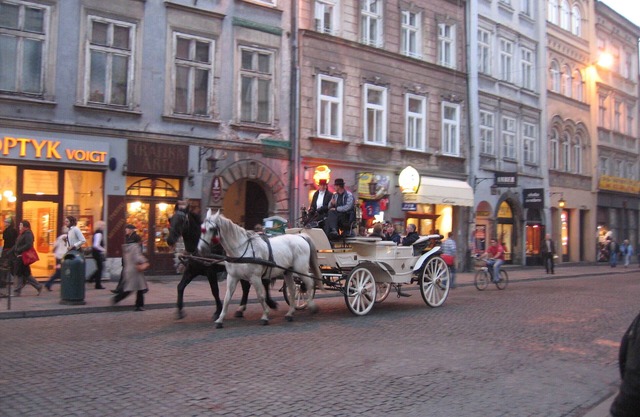 Krakow: SUPERB APARTMENT RENT IN THE CENTER OF KRAKOW HISTORIC AND CULTURAL CAPITAL OF POLAND NICE RENT KRAKOW